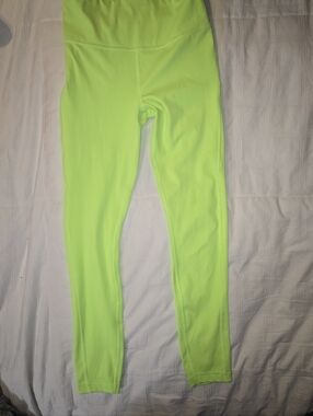 Athleta Ultimate Stash Pocket 7/8 Tight Neon Green High Rise Leggings xxs